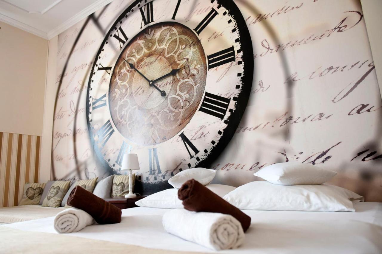 Apartament City, Clock Krosno Bagian luar foto
