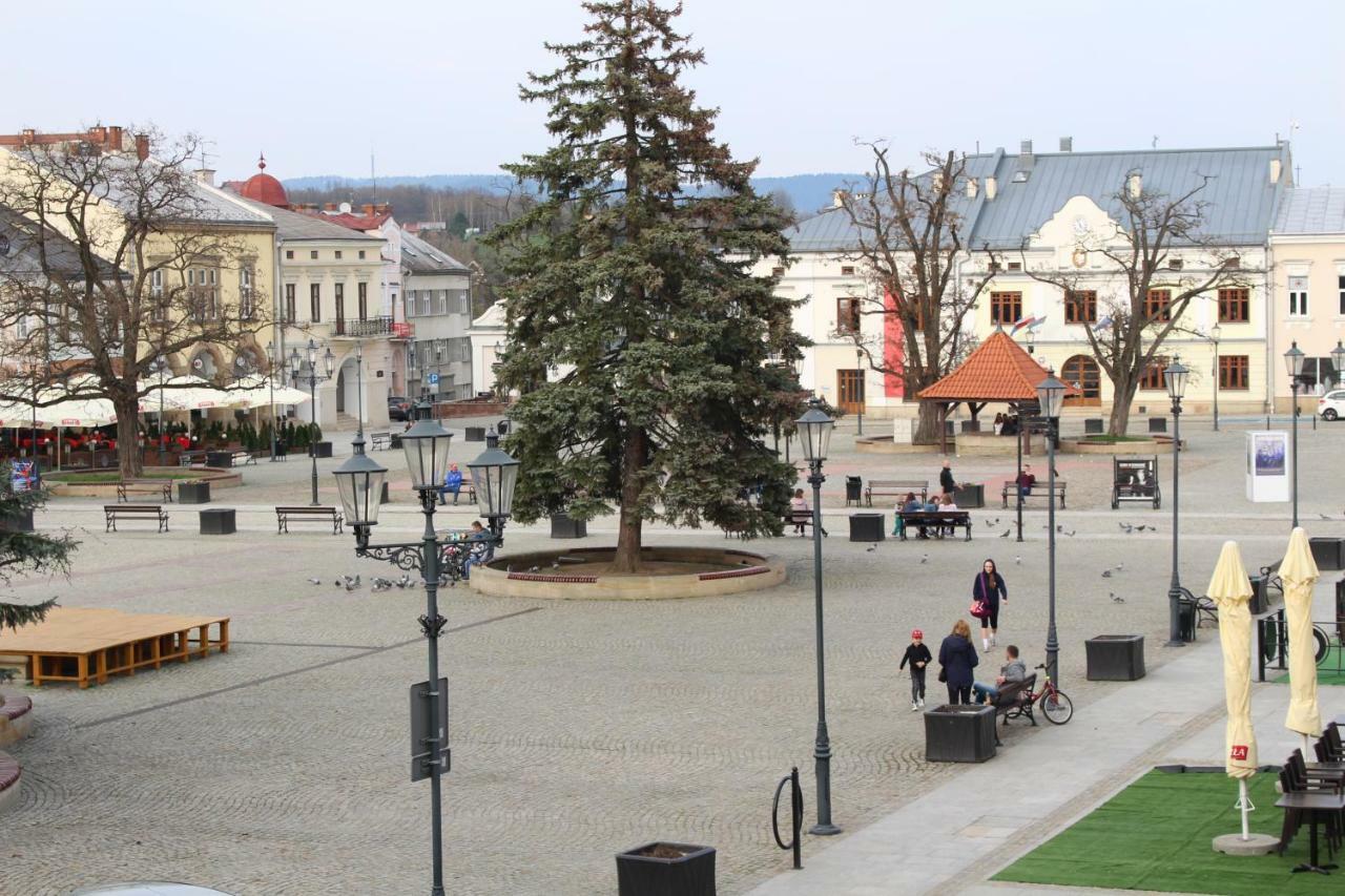 Apartament City, Clock Krosno Bagian luar foto