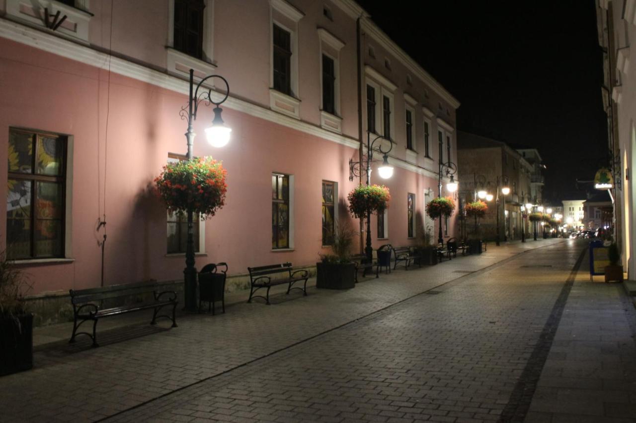 Apartament City, Clock Krosno Bagian luar foto
